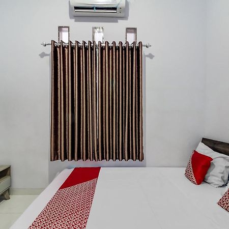 Oyo 91243 Bina Syariah Guest House Cirebon Ngoại thất bức ảnh